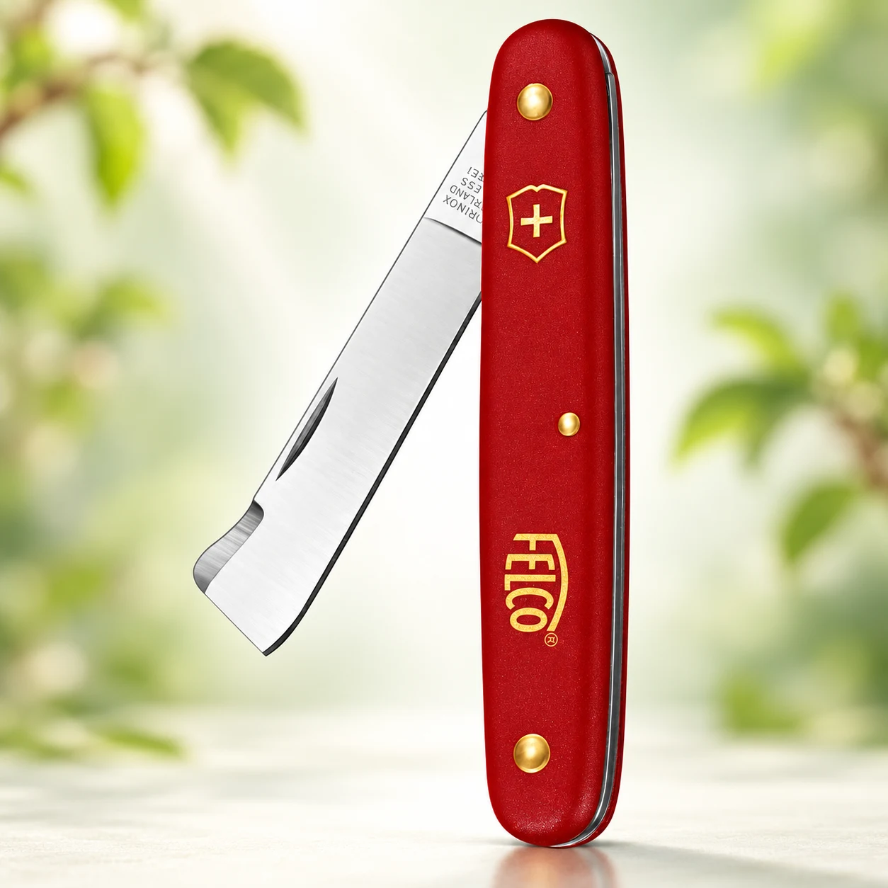 FELCO 3.90 20 among the best grafting tools for apple trees